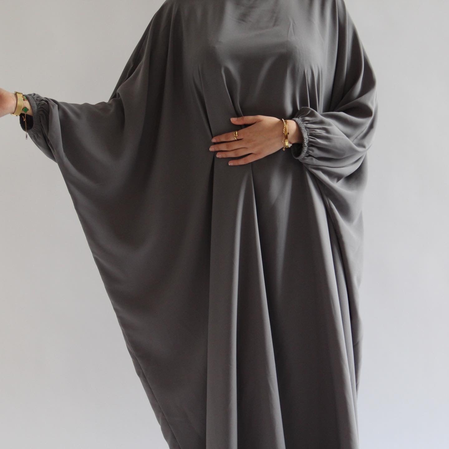 Cuffed Norah Light Grey
