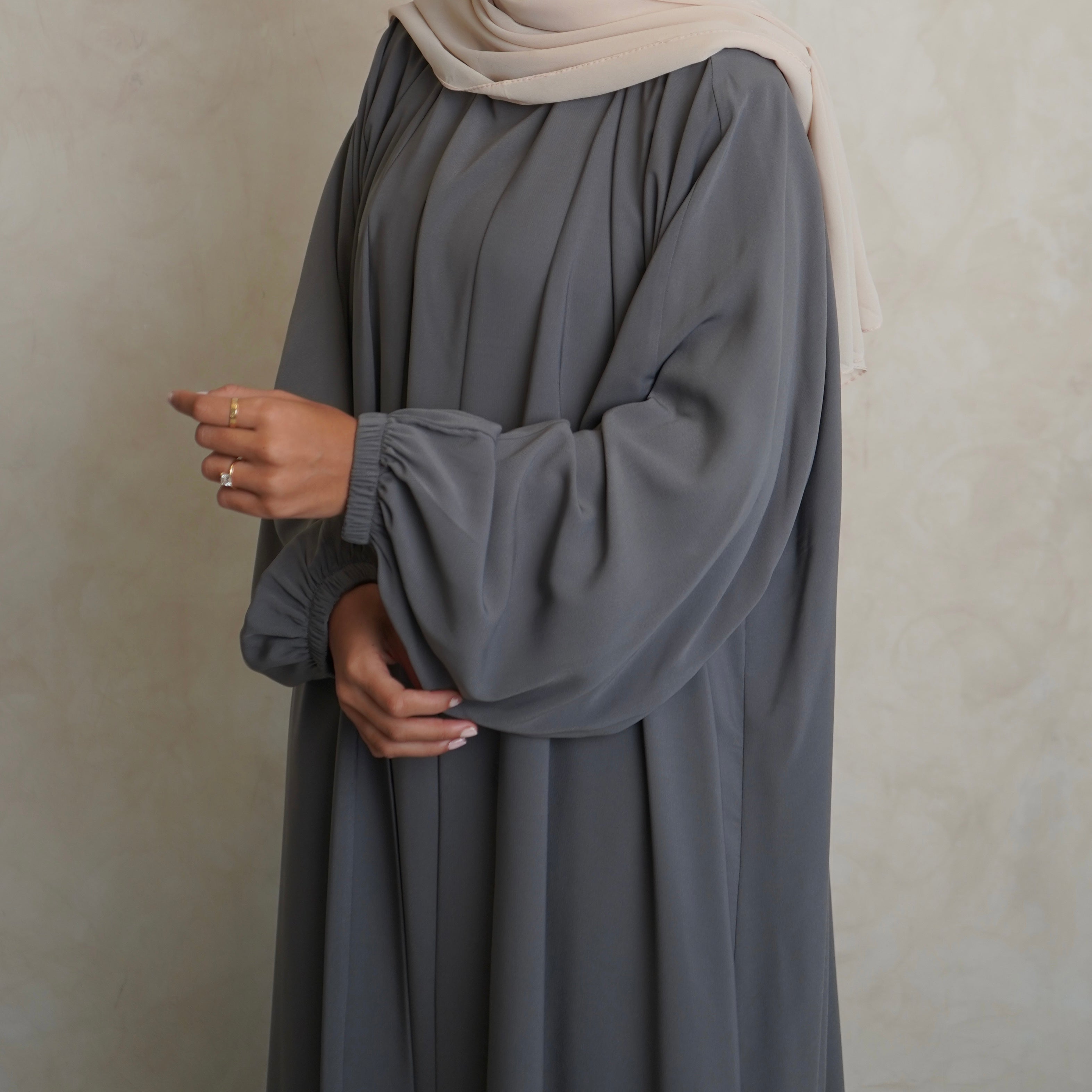 Cuffed Nubo Abaya Set Light Grey