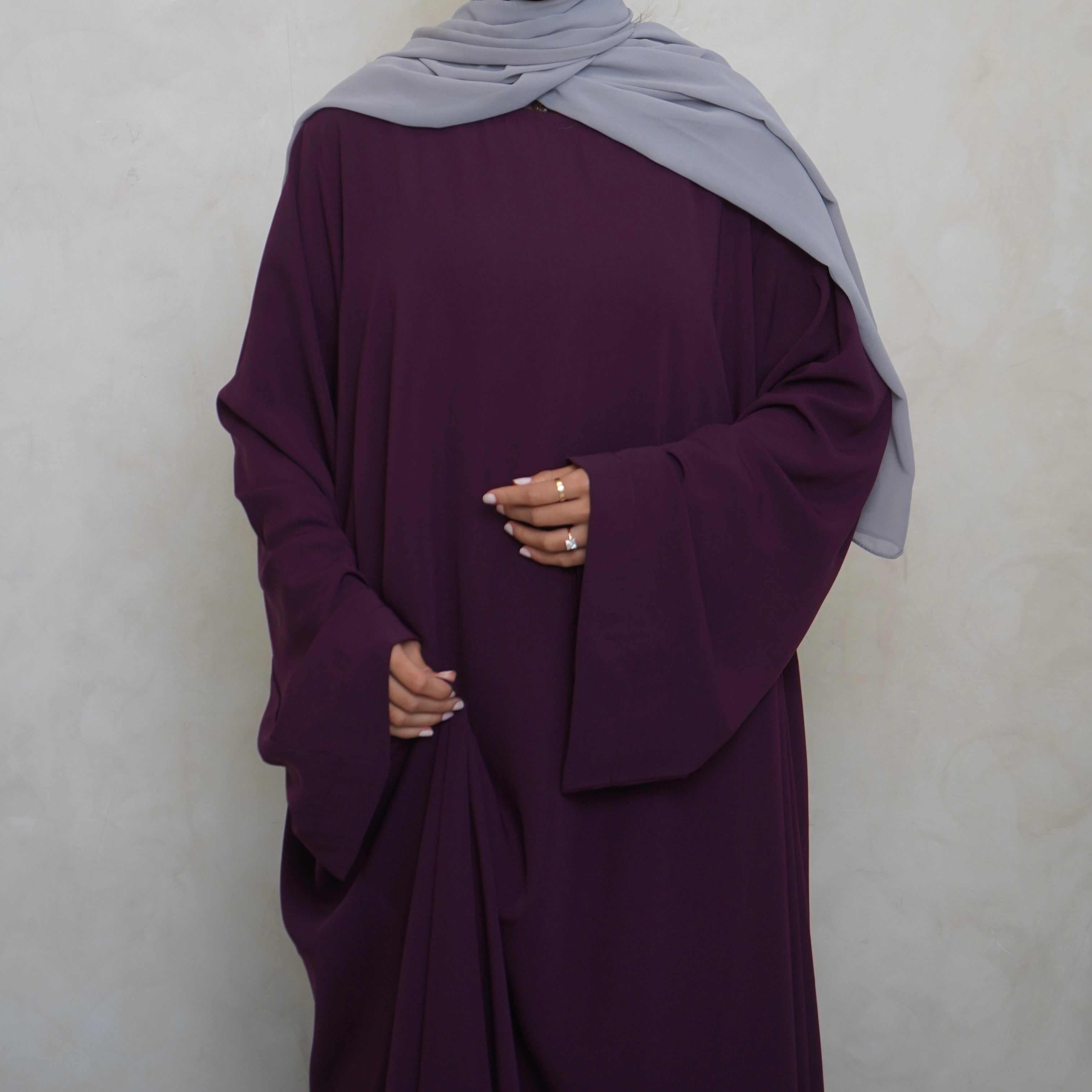 Mary’s Closed Abaya Burgundy