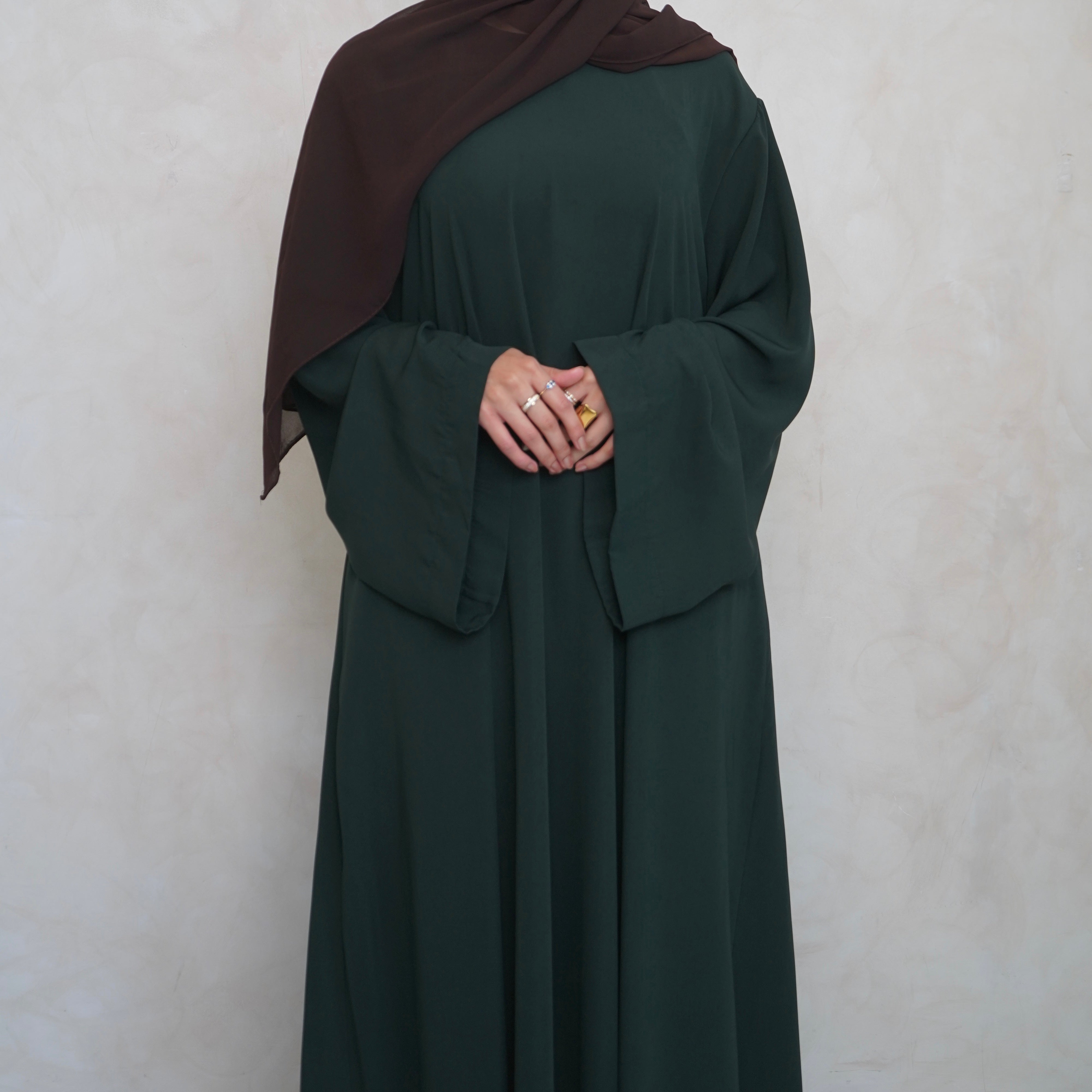 Mary’s Closed Abaya Bottle Green