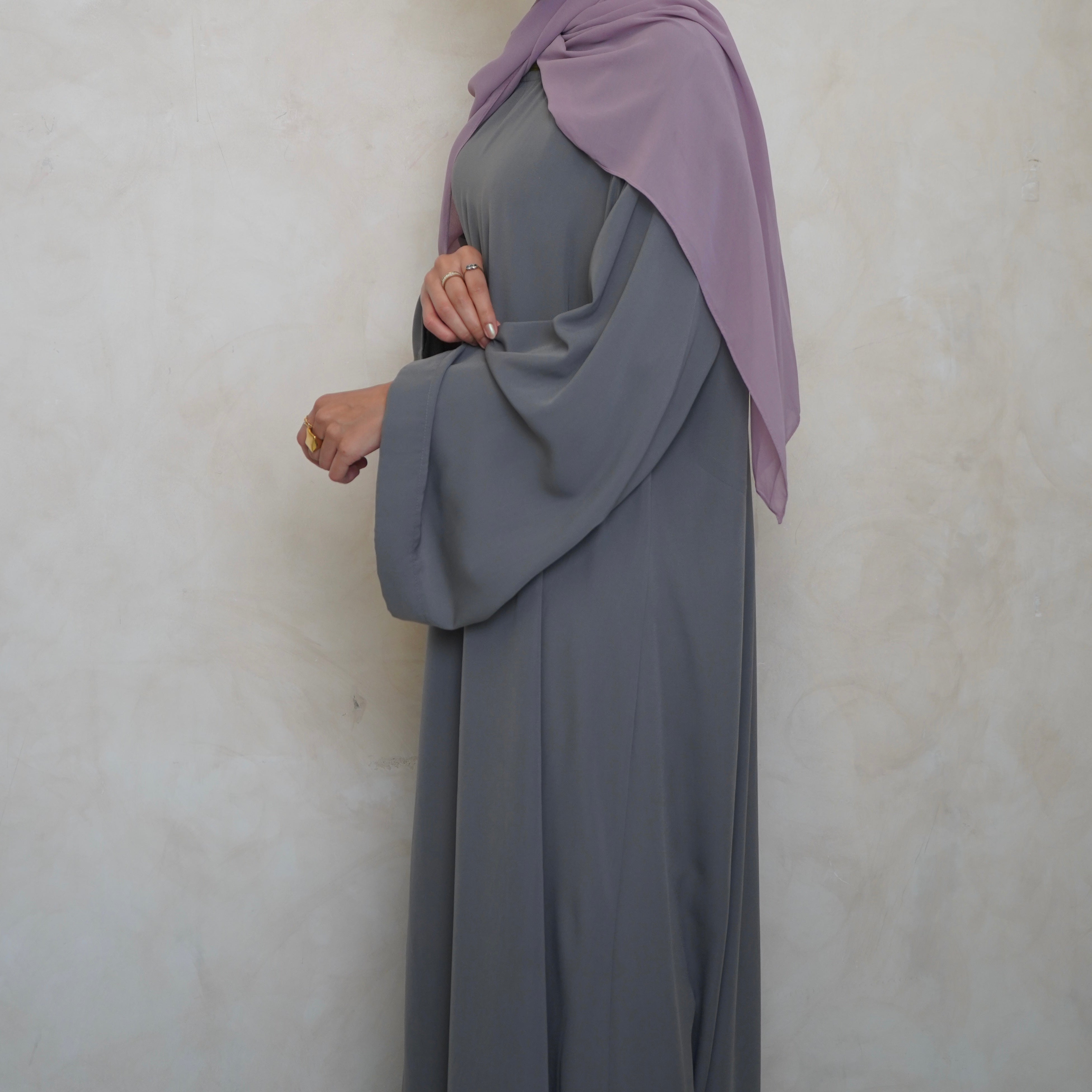 Mary’s Closed Abaya Light Grey