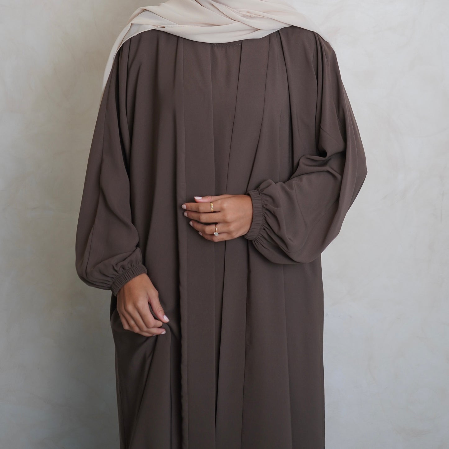 Cuffed Nubo Abaya Set Brown