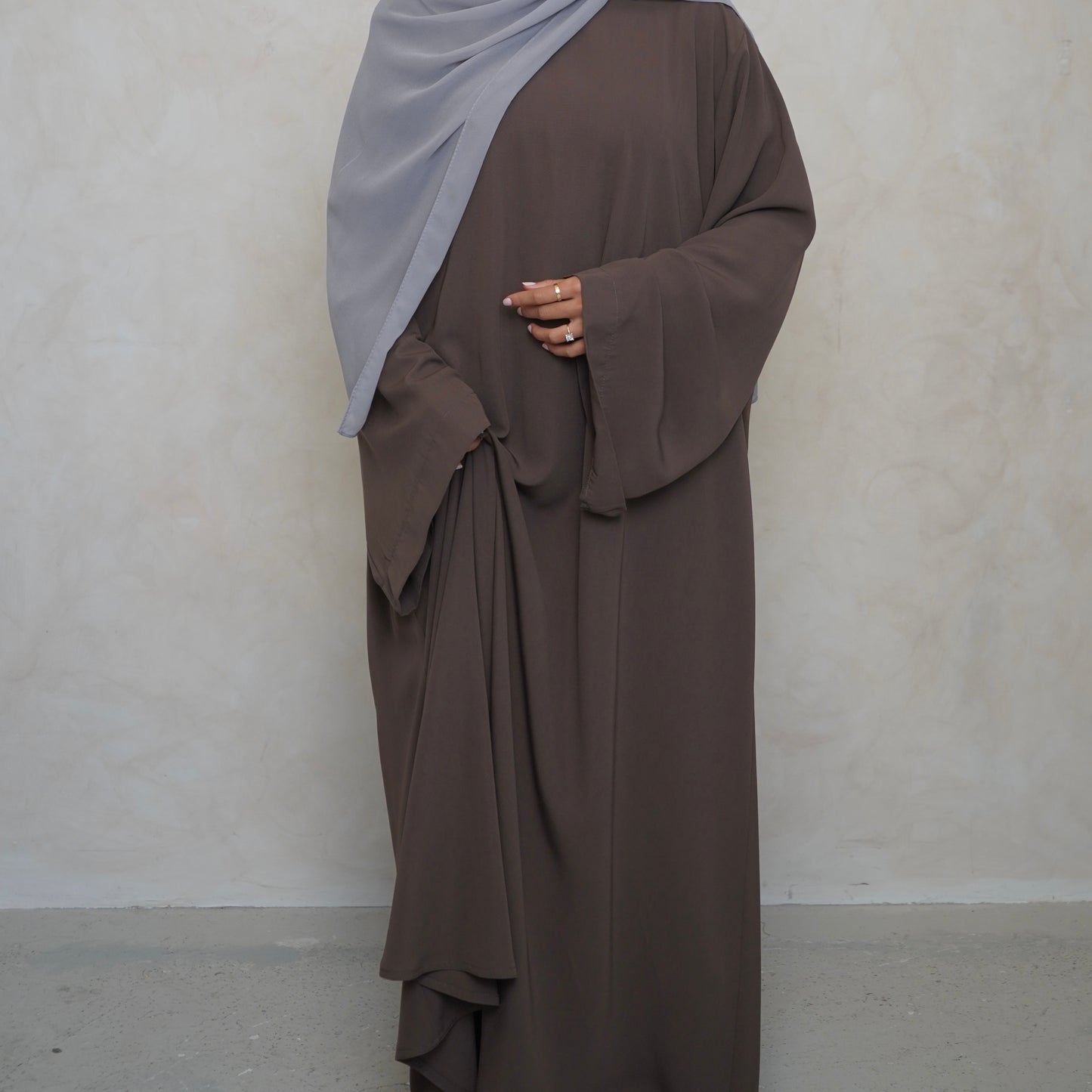 Mary’s Closed Abaya Brown