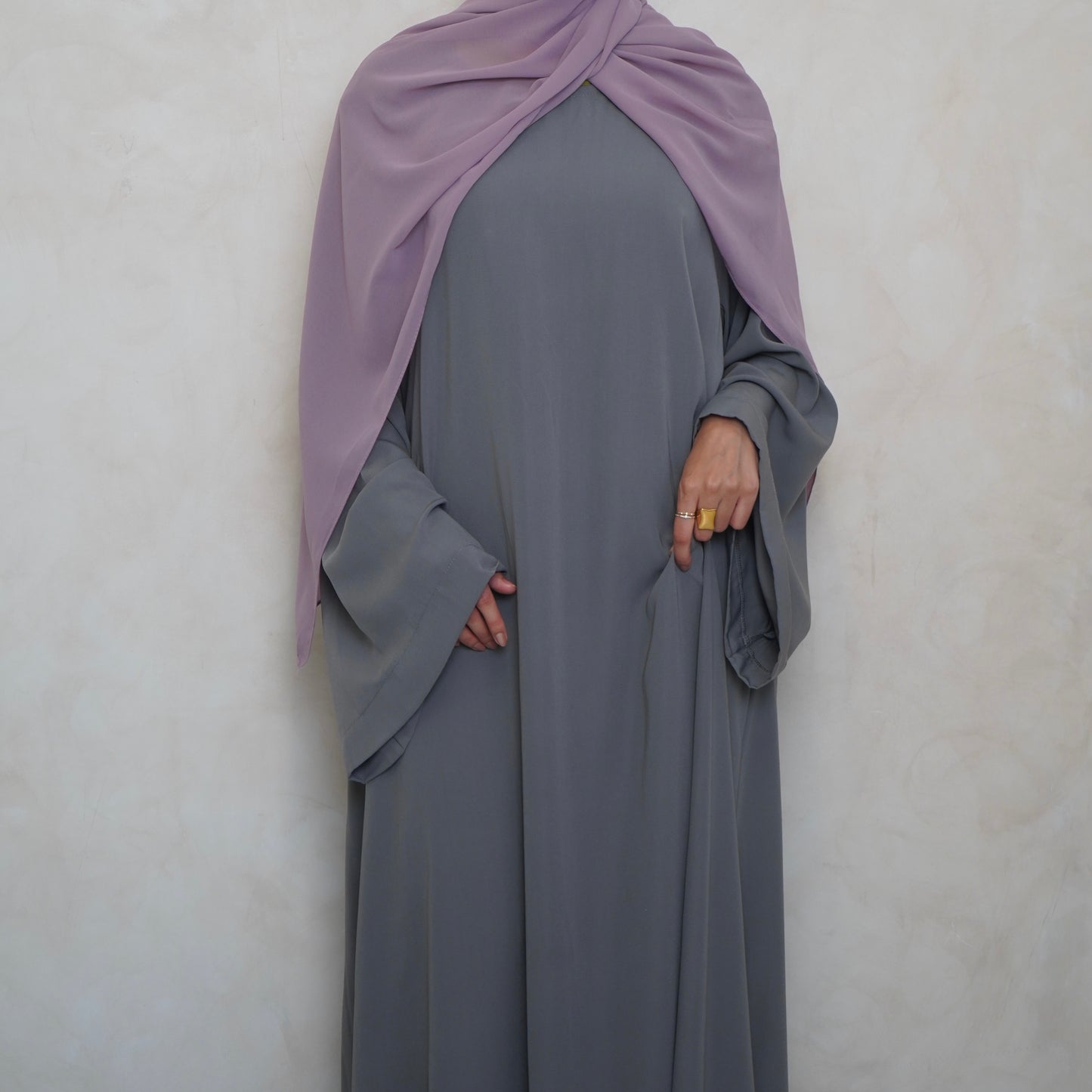 Mary’s Closed Abaya Light Grey