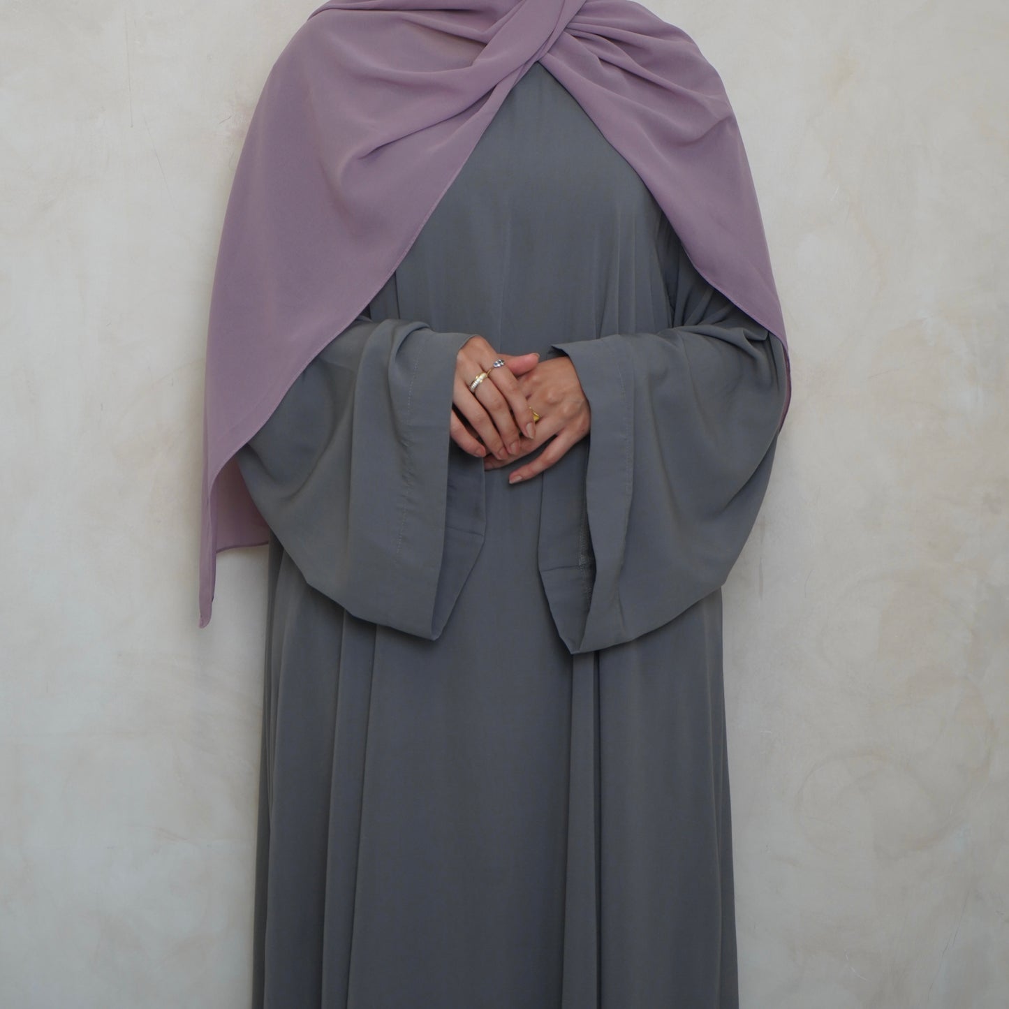 Mary’s Closed Abaya Light Grey