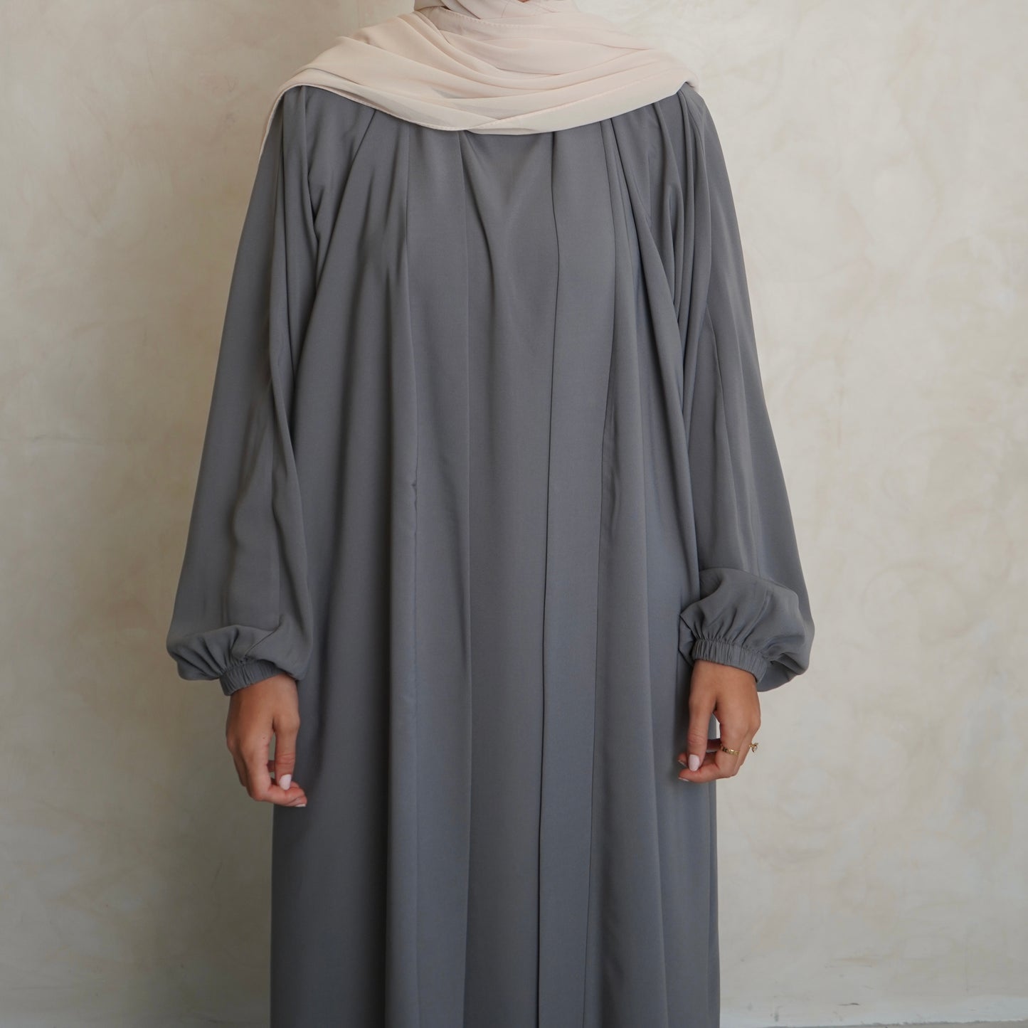 Cuffed Nubo Abaya Set Light Grey