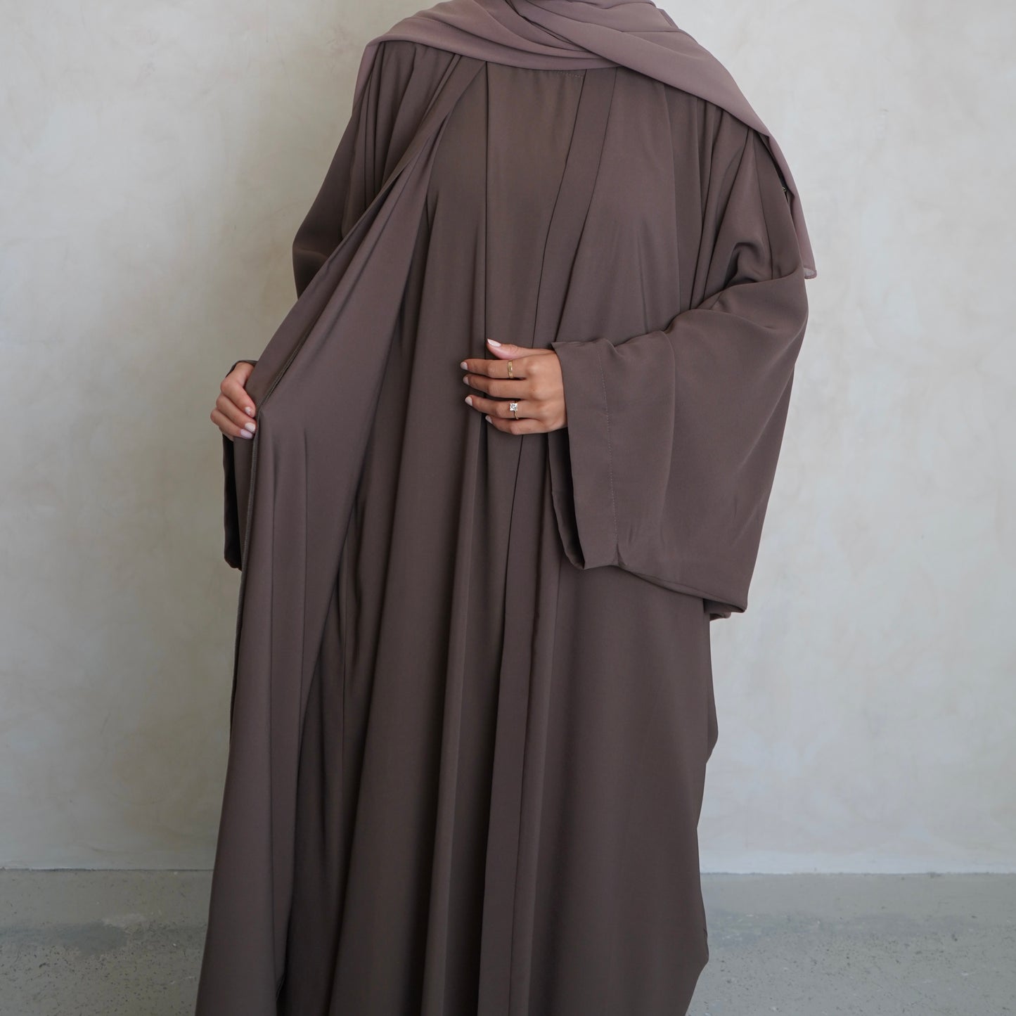 Nahla’s Open Cloak Abaya Brown