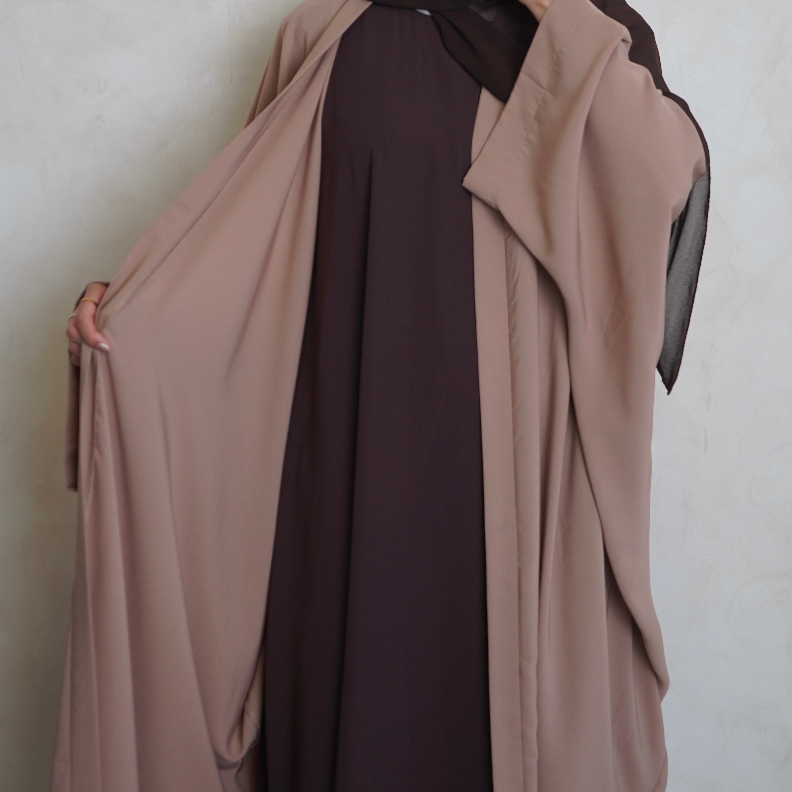 Nahla’s Open Cloak Abaya Cream – The Abaya Company London