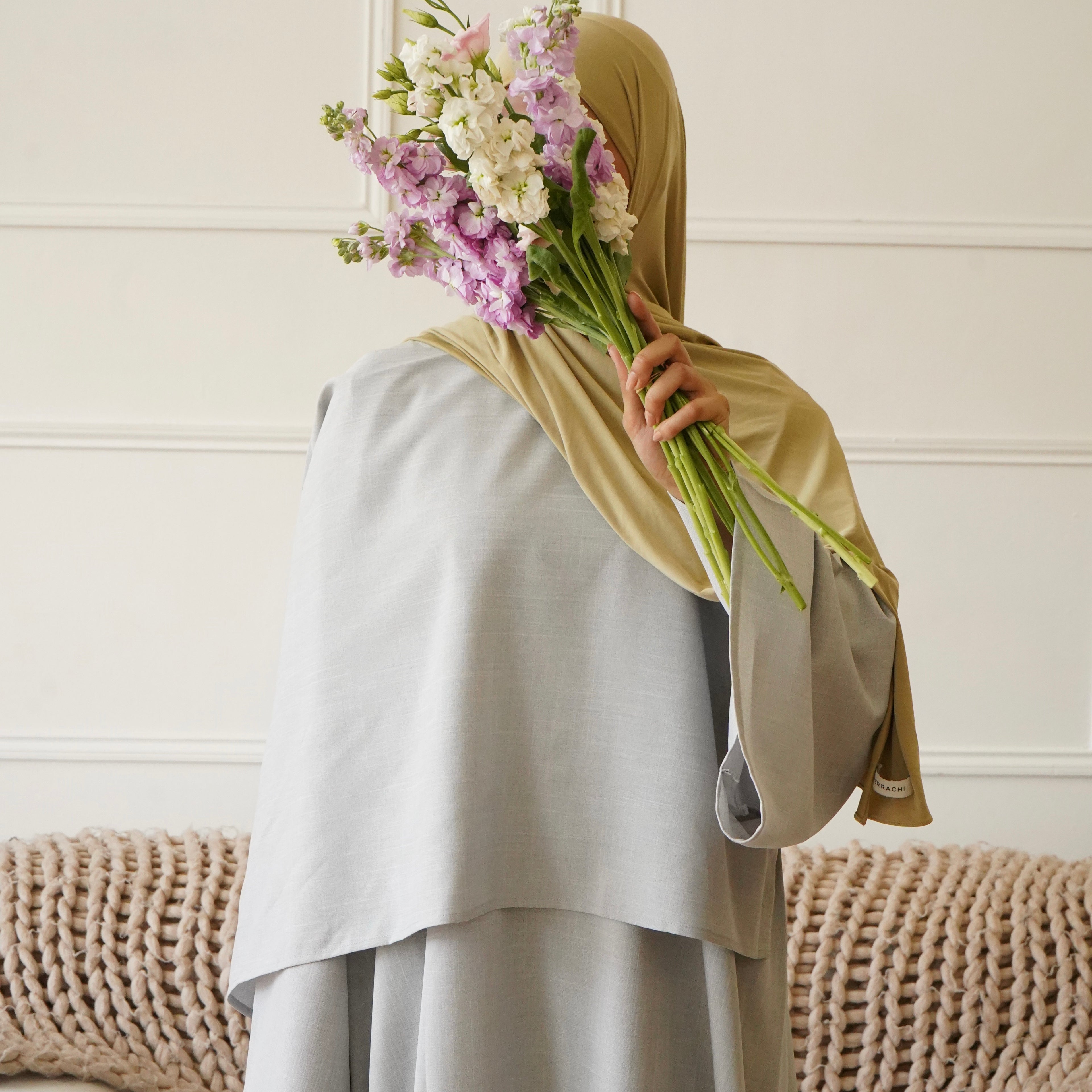 Closed Linen Light Grey