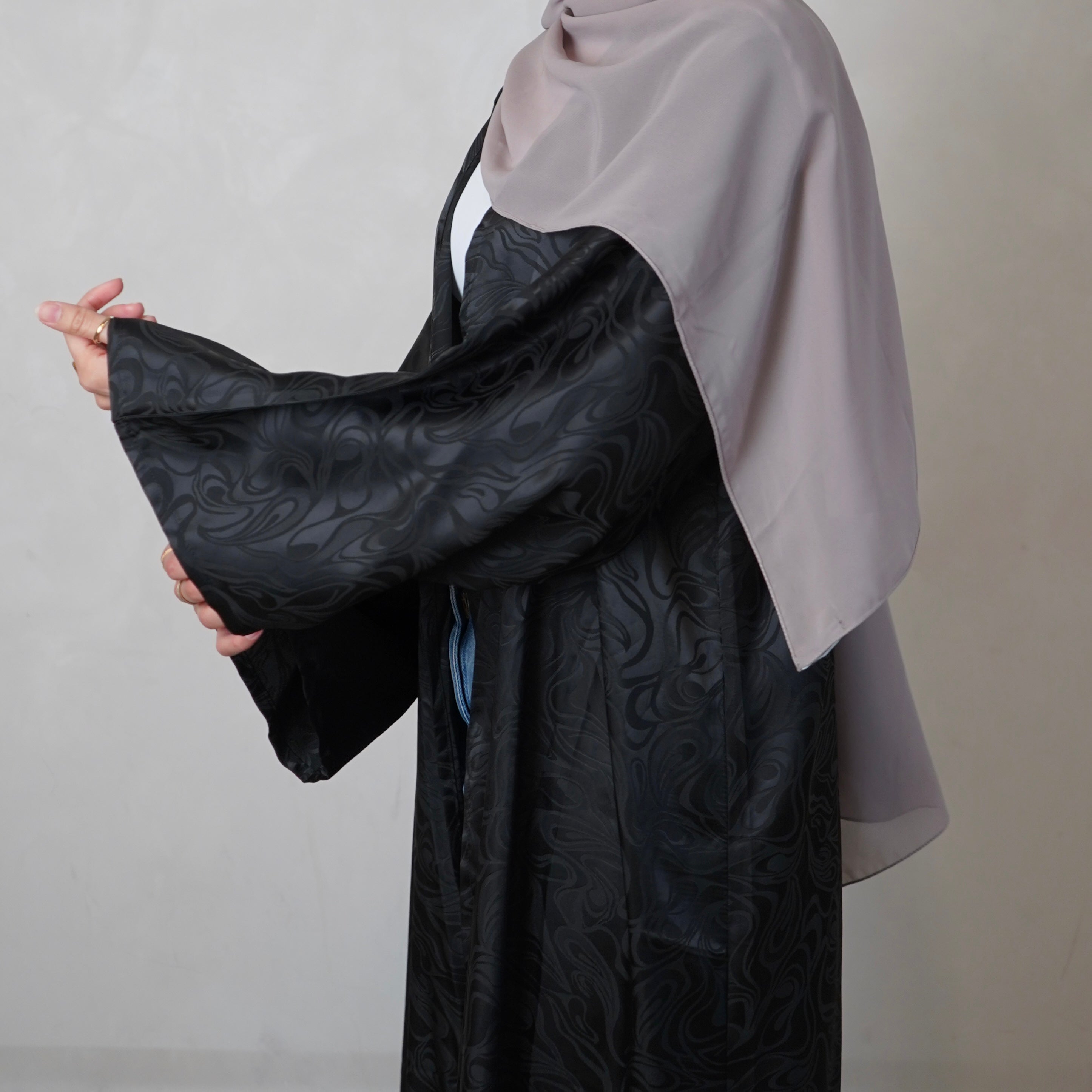 Jacquard Black Open Abaya